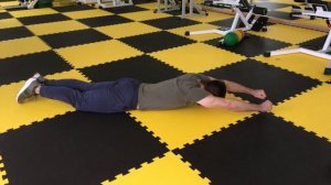 Лучшие упражнения для укрепления мышц спины в домашних условиях без железа и  инвентаря!