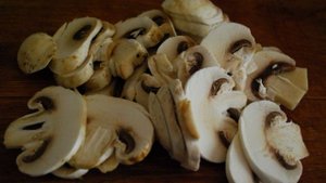 Тушеная телятина с грибами