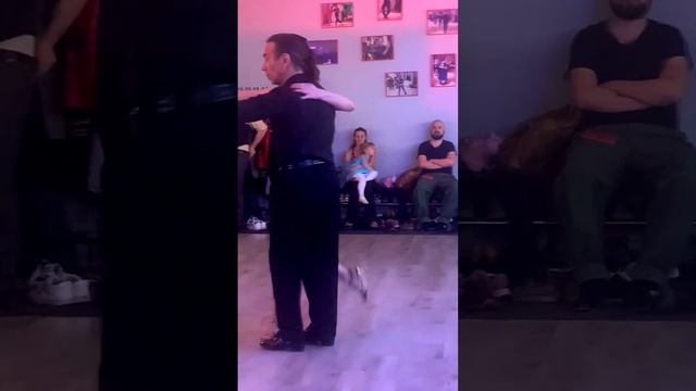 Раскройте секреты мастеров танго на милонге! #tango #танго #milonga