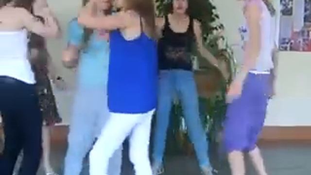 Чики рвут танцпол Бал сатаны смотреть онлайн