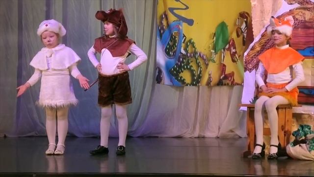 Спектакль "Заюшкина избушка".