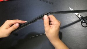 замена резинок в бескаркасных дворниках bosch своими руками