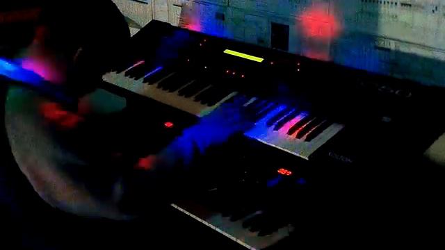 Valsa da Aldeia Da Luz tocada no quarto com solton MS 50 e Yamaha PSR SQ 16. смотреть онлайн