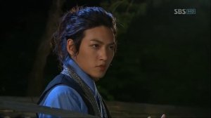 Пэк Тон Су спасает Хок Са Мо от японского посланника