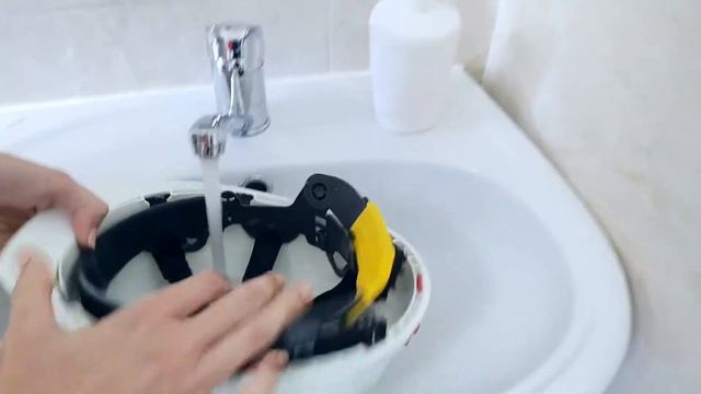 Грязь на каске -нужно её помыть! смотреть онлайн