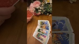 Жалеет ли он о том, что ушёл к другой? #таро #раскладтаро
