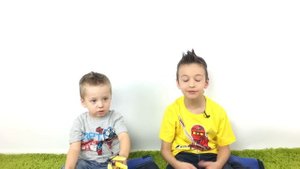 Летающий миньон распаковка игрушки запускаем Unboxing flying Minion Видео для Детей