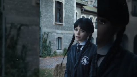 УЭНЗДЕЙ ЛУЧШАЯ