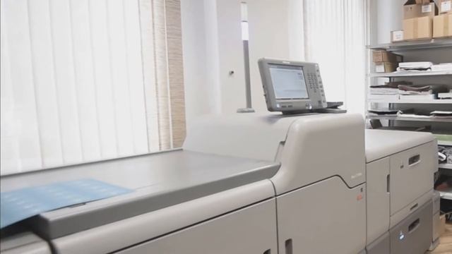 Цифровая печать белым и офсетная печать