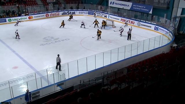 Курьёзный гол "Капитана" в свои ворота смотреть онлайн