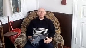 Отпугивать птиц эффективно .