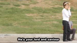 человек ходит по воде