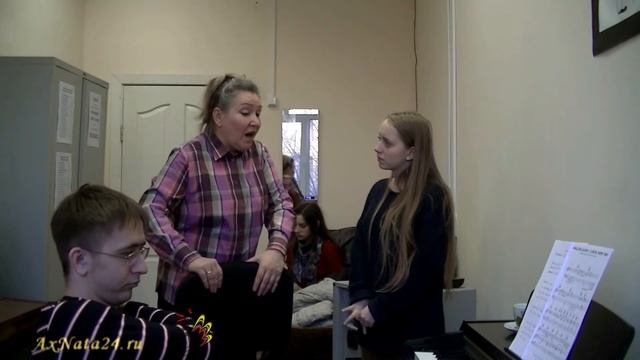 Урок вокала.Скэт-распевка,высокие ноты микстовым регистром,свобода физических действий.