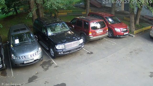 Молодые люди клеят объявления на лобовые стекла на клей смотреть онлайн