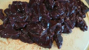 Печень говяжья на сковороде