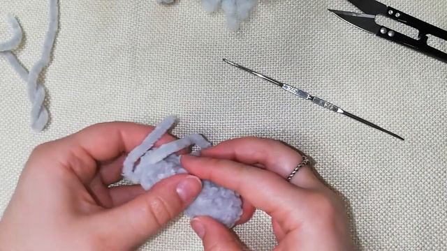 Зайка крючком 2023 из плюшевой пряжи  Часть 2