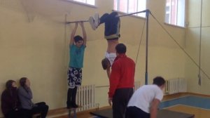 УРОК ФИЗКУЛЬТУРЫ...ШКОЛА...ЖЁСТКО УПАЛ... СЛОМАЛ РУКУ
