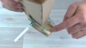 Как Сделать КОРМУШКУ ДЛЯ КОТА ИЗ КАРТОНА. Кот доволен