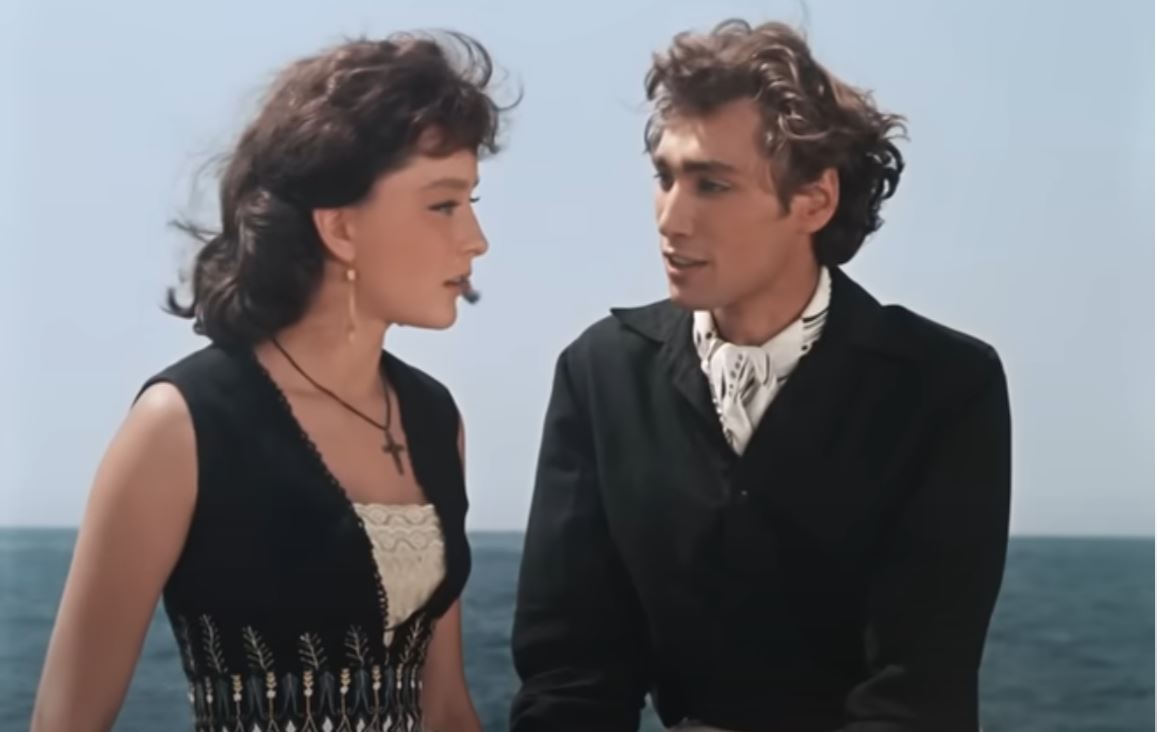 У моря, у синего моря.  Каникулы любви. к/ф Человек - амфибия.