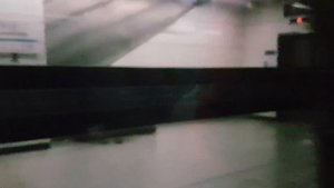 Китай: Метро в Пекине в час пик LED экраны в тоннелях!!!