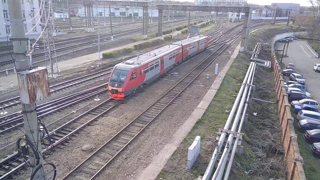 РА 2 №07602 Пригородный поезд №6441 6402 Орел Ливны 1 подаётся на посадку ст Орел смотреть онлайн