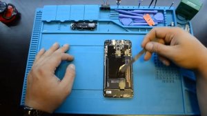 Xiaomi Pocophone F1- разборка, инструкция по разбору смартфона. How to disassemble smartphone