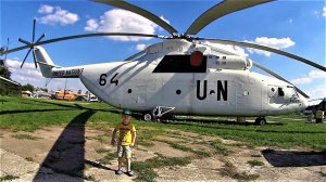 Самый большой вертолет в мире и самолет президента Украины музей авиации Киев часть 1
