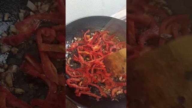 Куриные желудки по-корейски. Корейская кухня. Вьетнамский рецепт желудочков #shorts