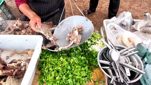 剔骨肉#抖音美食推荐官 #那些尝一口就忘不掉的特色美食 #真材实料才能做出好味道 #路边摊美味 #山东大集