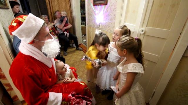 Дети рассказывают стихи Деду Морозу смотреть онлайн