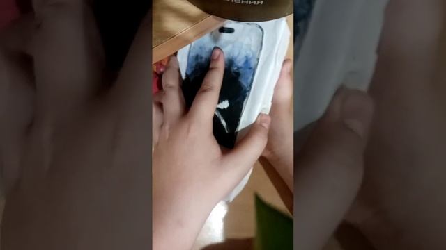 Это IPhone 14 Pro Max из бумаги и картона