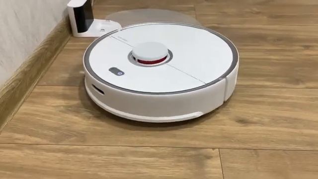 Робот-пылесос ROBOROCK S5 Max в действии смотреть онлайн