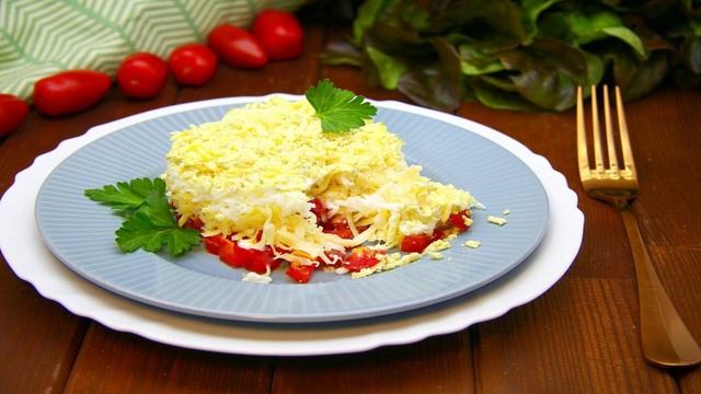 КАК ПРИГОТОВИТЬ САЛАТ С ПОМИДОРАМИ СЫРОМ И ЯЙЦАМИ? Простой в приготовлении салат слоями с майонезом