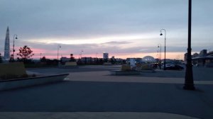 Прогулка рядом с метро Зенит