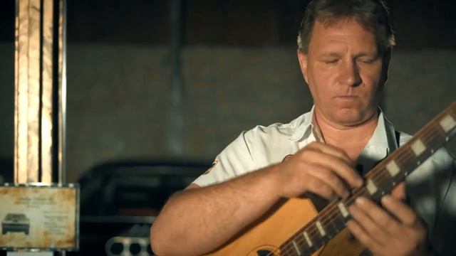 Виталий Макукин. Тэппинг на акустической гитаре смотреть онлайн