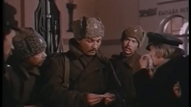 Есть только два класса:  буржуазия и пролетариат