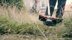 Триммер Echo SRM-2620 series в действии