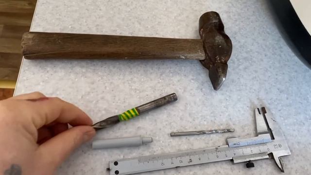 КАК ПРАВИЛЬНО ЗАКРЕПИТЬ МЕБЕЛЬНЫЙДЕМПФЕР,АМОРТИЗАТОР,ОТБОЙНИК. смотреть онлайн