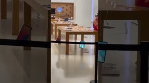 Vandalism at Hong Kong APM Apple Store