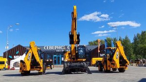 «Танцующие экскаваторы» — шоу в День Строителя 2022 в Екатеринбурге #часть5
