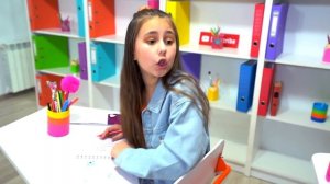 ЛУЧШАЯ ПОДРУГА ПОЗАВИДОВАЛА И РАЗБИЛА НОВЫЙ АЙФОН!