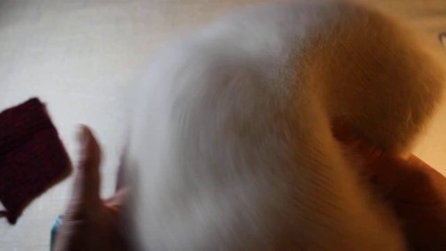 Обзор пряжи с пухом кролика. 2 шапки из пуха норки. смотреть онлайн