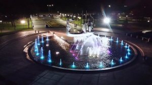 Набережная Днепра / Памятник основателям Киева