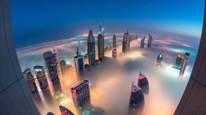 Выше облаков Дубаи в тумане .