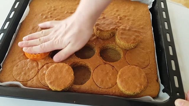 ПОКОРЯЕТ СРАЗУ❤Нереально Вкусные Медовые Пирожные/Медовик/Лучший рецепт/Выпечка смотреть онлайн