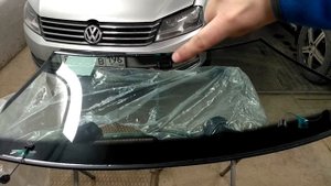 Лобовое стекло для Volkswagen Passat B7 с электрообогревом производителя AGC. Обзор комплектации.