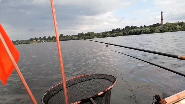 Леща на скользящий поплавок с лодки
