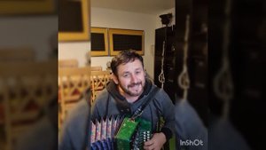 Немец поет на казахском "Шудын бойында 2" на Гармошке