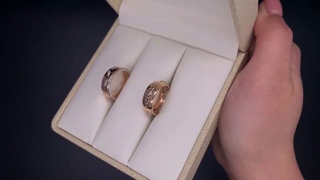 Обручальные кольца из красного золота 585 пробы.