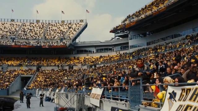 Бейн угрожает Сергею Старых на стадионе смотреть онлайн